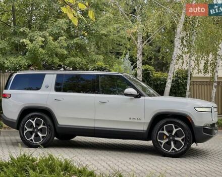 Rivian R1S 2025 в Одессе на Automoto.ua Белый Rivian R1S, объемом двигателя 0 л и пробегом 1 тыс. км за 55900 $, фото 12 на Automoto.ua