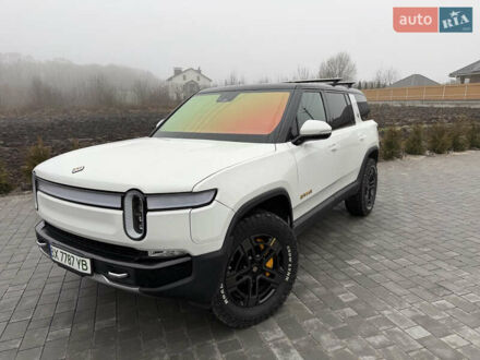 Белый Rivian R1S, объемом двигателя 0 л и пробегом 35 тыс. км за 55000 $, фото 1 на Automoto.ua