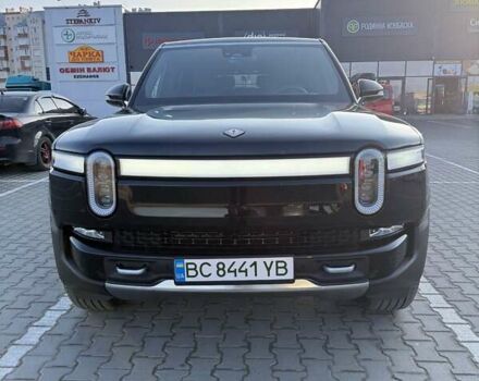 Чорний Rivian R1S, об'ємом двигуна 0 л та пробігом 4 тис. км за 60999 $, фото 2 на Automoto.ua