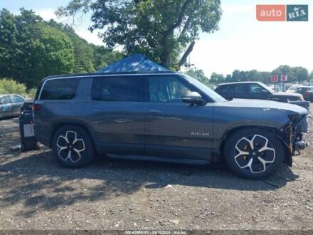 Чорний Rivian R1S, об'ємом двигуна 0 л та пробігом 5 тис. км за 37500 $, фото 1 на Automoto.ua