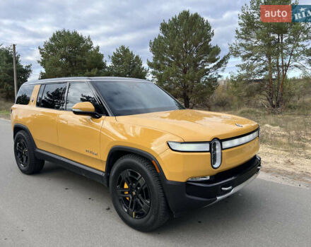 Желтый Rivian R1S, объемом двигателя 0 л и пробегом 21 тыс. км за 65000 $, фото 1 на Automoto.ua