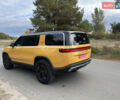 Желтый Rivian R1S, объемом двигателя 0 л и пробегом 21 тыс. км за 65000 $, фото 5 на Automoto.ua
