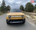 Желтый Rivian R1S, объемом двигателя 0 л и пробегом 21 тыс. км за 65000 $, фото 1 на Automoto.ua