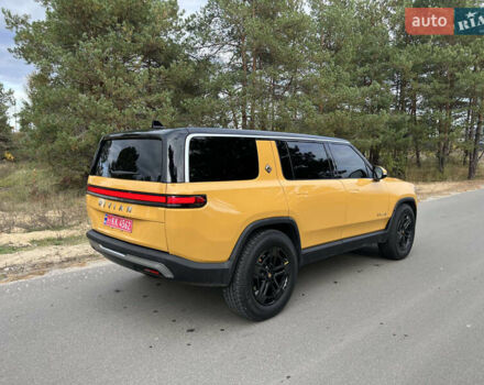 Желтый Rivian R1S, объемом двигателя 0 л и пробегом 21 тыс. км за 65000 $, фото 3 на Automoto.ua
