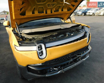 Желтый Rivian R1S, объемом двигателя 0 л и пробегом 16 тыс. км за 29900 $, фото 1 на Automoto.ua
