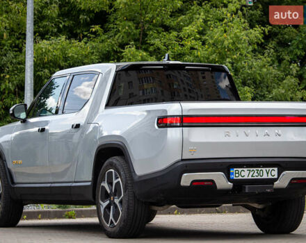 Серый Rivian R1S, объемом двигателя 0 л и пробегом 54 тыс. км за 52000 $, фото 24 на Automoto.ua