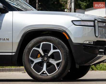 Серый Rivian R1S, объемом двигателя 0 л и пробегом 54 тыс. км за 52000 $, фото 8 на Automoto.ua