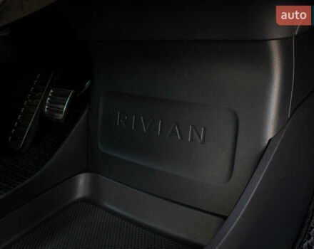Серый Rivian R1S, объемом двигателя 0 л и пробегом 54 тыс. км за 52000 $, фото 65 на Automoto.ua