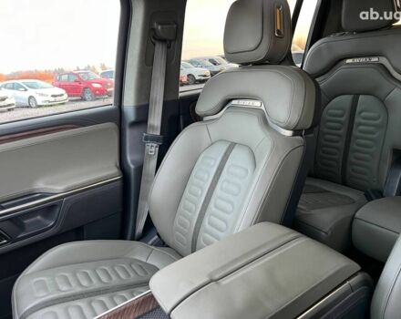 Серый Rivian R1S, объемом двигателя 0 л и пробегом 29 тыс. км за 57490 $, фото 33 на Automoto.ua