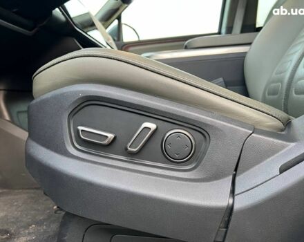 Серый Rivian R1S, объемом двигателя 0 л и пробегом 29 тыс. км за 57490 $, фото 20 на Automoto.ua