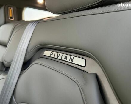 Серый Rivian R1S, объемом двигателя 0 л и пробегом 29 тыс. км за 57490 $, фото 37 на Automoto.ua