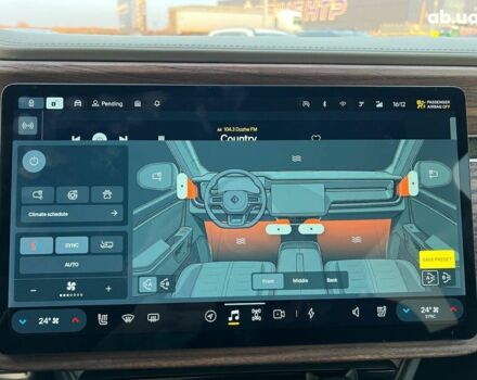 Серый Rivian R1S, объемом двигателя 0 л и пробегом 29 тыс. км за 57490 $, фото 30 на Automoto.ua