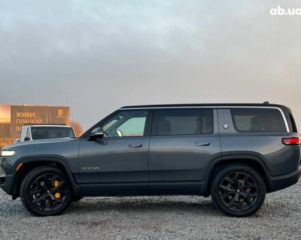 Серый Rivian R1S, объемом двигателя 0 л и пробегом 29 тыс. км за 57490 $, фото 3 на Automoto.ua