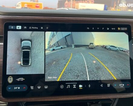 Серый Rivian R1S, объемом двигателя 0 л и пробегом 29 тыс. км за 57490 $, фото 29 на Automoto.ua