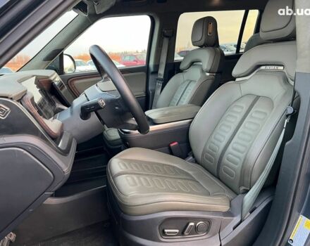 Серый Rivian R1S, объемом двигателя 0 л и пробегом 29 тыс. км за 57490 $, фото 18 на Automoto.ua