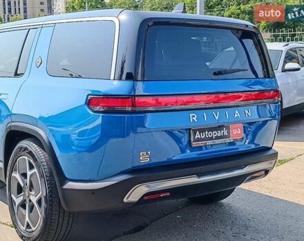 Серый Rivian R1S, объемом двигателя 0 л и пробегом 10 тыс. км за 55290 $, фото 10 на Automoto.ua
