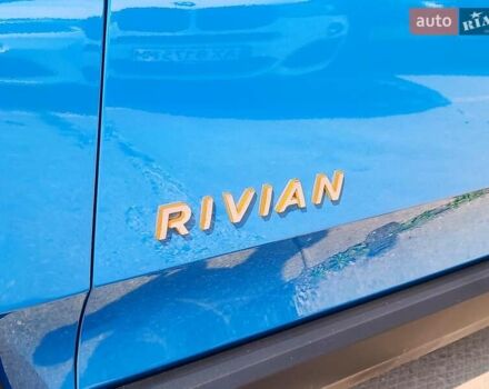 Серый Rivian R1S, объемом двигателя 0 л и пробегом 10 тыс. км за 55290 $, фото 6 на Automoto.ua