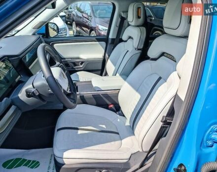 Серый Rivian R1S, объемом двигателя 0 л и пробегом 10 тыс. км за 55290 $, фото 17 на Automoto.ua