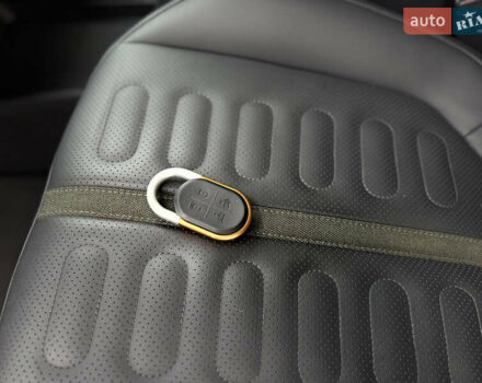 Сірий Rivian R1S, об'ємом двигуна 0 л та пробігом 42 тис. км за 54500 $, фото 30 на Automoto.ua