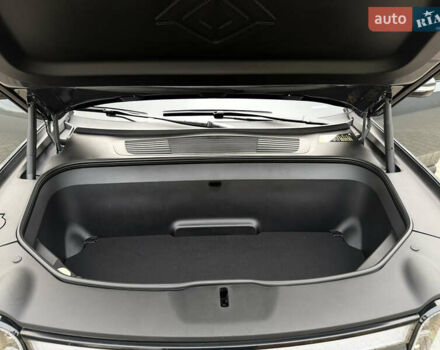 Сірий Rivian R1S, об'ємом двигуна 0 л та пробігом 42 тис. км за 54500 $, фото 35 на Automoto.ua