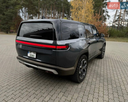 Сірий Rivian R1S, об'ємом двигуна 0 л та пробігом 42 тис. км за 54500 $, фото 10 на Automoto.ua