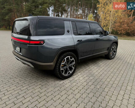 Сірий Rivian R1S, об'ємом двигуна 0 л та пробігом 42 тис. км за 54500 $, фото 11 на Automoto.ua