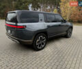 Сірий Rivian R1S, об'ємом двигуна 0 л та пробігом 42 тис. км за 54500 $, фото 11 на Automoto.ua