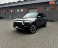 Сірий Rivian R1S, об'ємом двигуна 0 л та пробігом 42 тис. км за 54500 $, фото 1 на Automoto.ua