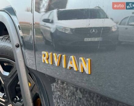 Серый Rivian R1S, объемом двигателя 0 л и пробегом 29 тыс. км за 57490 $, фото 15 на Automoto.ua