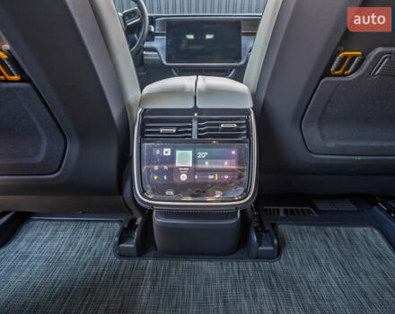 Серый Rivian R1S, объемом двигателя 0 л и пробегом 10 тыс. км за 49900 $, фото 32 на Automoto.ua