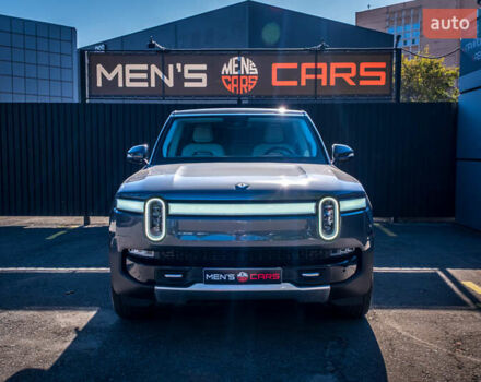 Серый Rivian R1S, объемом двигателя 0 л и пробегом 10 тыс. км за 49900 $, фото 1 на Automoto.ua