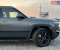 Серый Rivian R1S, объемом двигателя 0 л и пробегом 29 тыс. км за 57490 $, фото 9 на Automoto.ua
