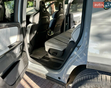 Серый Rivian R1S, объемом двигателя 0 л и пробегом 12 тыс. км за 51700 $, фото 28 на Automoto.ua