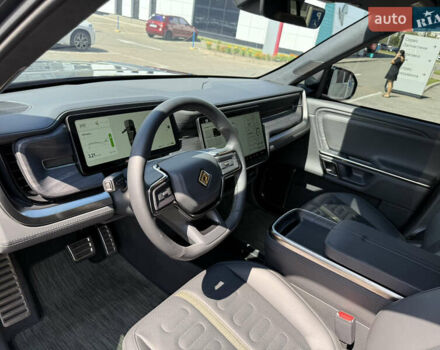 Серый Rivian R1S, объемом двигателя 0 л и пробегом 22 тыс. км за 49999 $, фото 11 на Automoto.ua