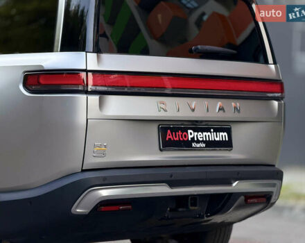 Серый Rivian R1S, объемом двигателя 0 л и пробегом 13 тыс. км за 49000 $, фото 7 на Automoto.ua
