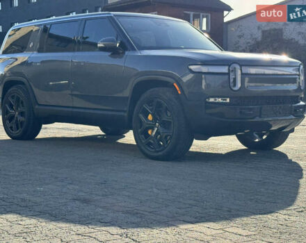 Серый Rivian R1S, объемом двигателя 0 л и пробегом 15 тыс. км за 52000 $, фото 1 на Automoto.ua