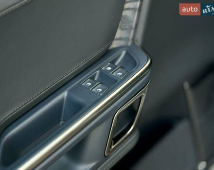 Серый Rivian R1S, объемом двигателя 0 л и пробегом 13 тыс. км за 49000 $, фото 9 на Automoto.ua