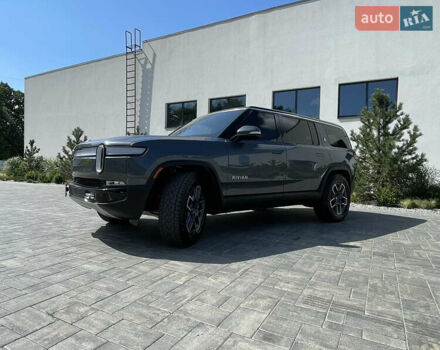 Серый Rivian R1S, объемом двигателя 0 л и пробегом 21 тыс. км за 58000 $, фото 4 на Automoto.ua