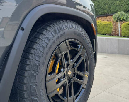 Серый Rivian R1S, объемом двигателя 0 л и пробегом 17 тыс. км за 82500 $, фото 8 на Automoto.ua