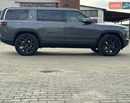 Серый Rivian R1S, объемом двигателя 0 л и пробегом 15 тыс. км за 52000 $, фото 6 на Automoto.ua