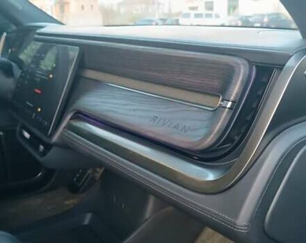 Серый Rivian R1S, объемом двигателя 0 л и пробегом 18 тыс. км за 47000 $, фото 22 на Automoto.ua