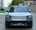 Серый Rivian R1S, объемом двигателя 0 л и пробегом 13 тыс. км за 49000 $, фото 2 на Automoto.ua
