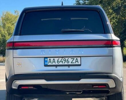 Серый Rivian R1S, объемом двигателя 0 л и пробегом 2 тыс. км за 47500 $, фото 14 на Automoto.ua