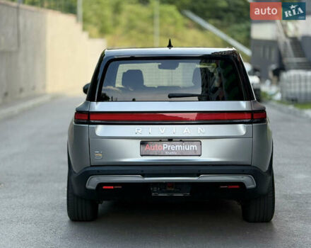 Серый Rivian R1S, объемом двигателя 0 л и пробегом 13 тыс. км за 49000 $, фото 5 на Automoto.ua