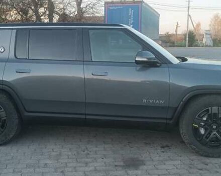 Серый Rivian R1S, объемом двигателя 0 л и пробегом 18 тыс. км за 47000 $, фото 7 на Automoto.ua