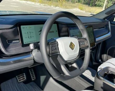 Серый Rivian R1S, объемом двигателя 0 л и пробегом 2 тыс. км за 47500 $, фото 30 на Automoto.ua