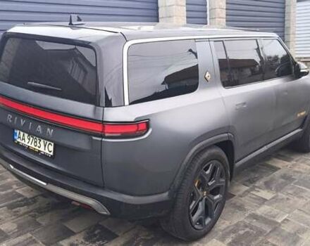 Серый Rivian R1S, объемом двигателя 0 л и пробегом 19 тыс. км за 57000 $, фото 3 на Automoto.ua