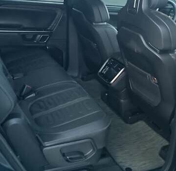 Серый Rivian R1S, объемом двигателя 0 л и пробегом 18 тыс. км за 47000 $, фото 19 на Automoto.ua