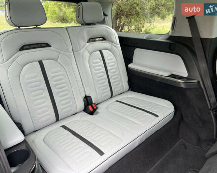 Серый Rivian R1S, объемом двигателя 0 л и пробегом 39 тыс. км за 56000 $, фото 11 на Automoto.ua