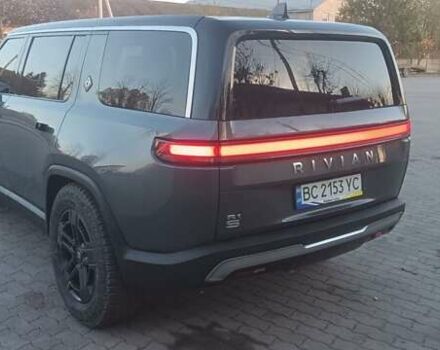 Серый Rivian R1S, объемом двигателя 0 л и пробегом 18 тыс. км за 47000 $, фото 6 на Automoto.ua